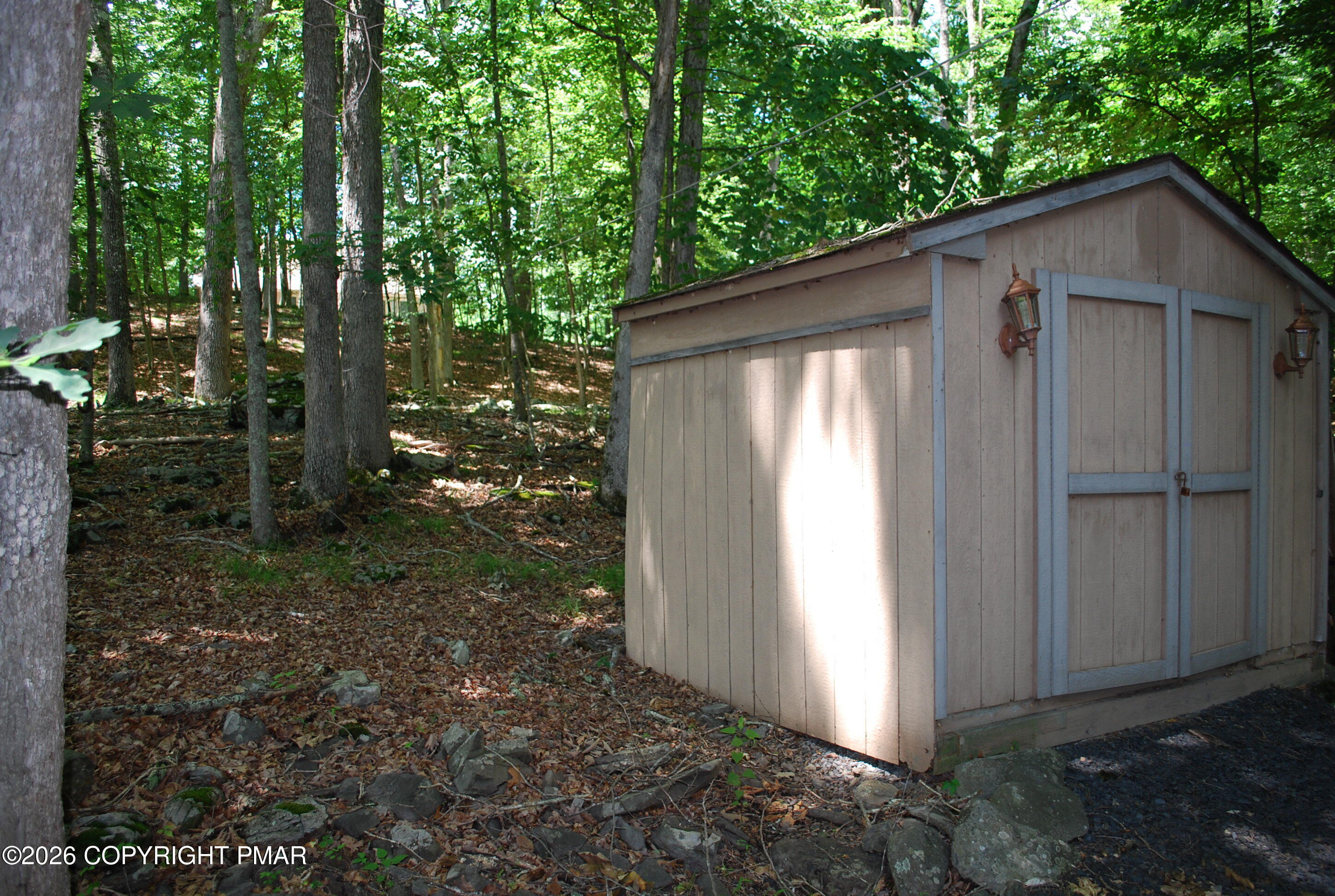 424 Saunders Drive Bushkill, PA 18324 - Photo 33 of 35 DSC_0522