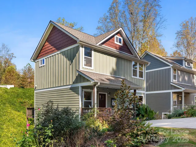 $2,990 | 128 Houston Street, Asheville, NC 28801