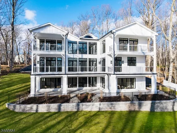 $2,695,000 | 264 Ridge Road, Watchung, NJ 07069