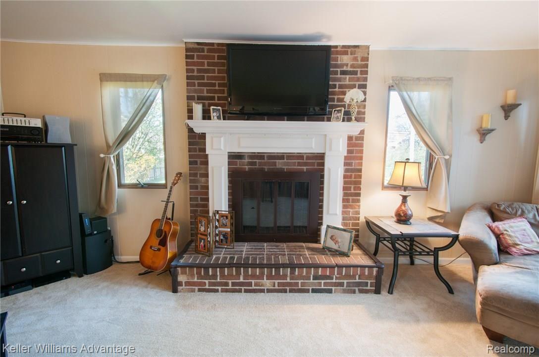 14466 Riverside Drive Livonia, MI 48154 - Photo 11 of 44 Riverside_14466_Family_03.jpg