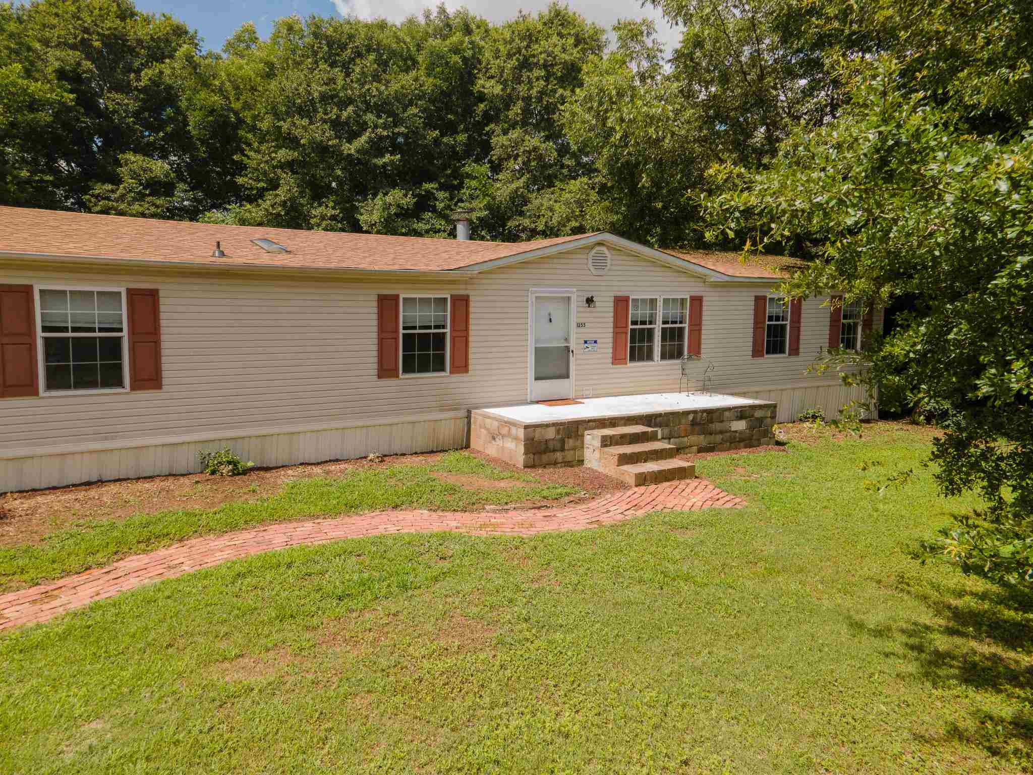1255 Nazareth Road Spartanburg, SC 29301 - Photo 1 of 36 Gallery Image 1