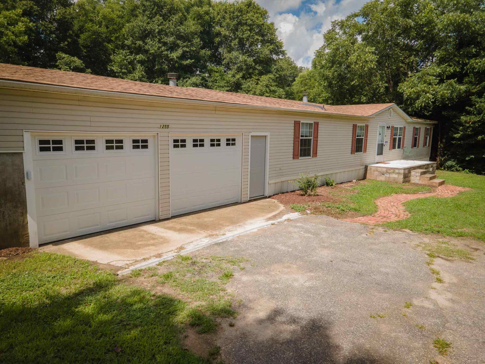 1255 Nazareth Road Spartanburg, SC 29301 - Photo 2 of 36 Gallery Image 2
