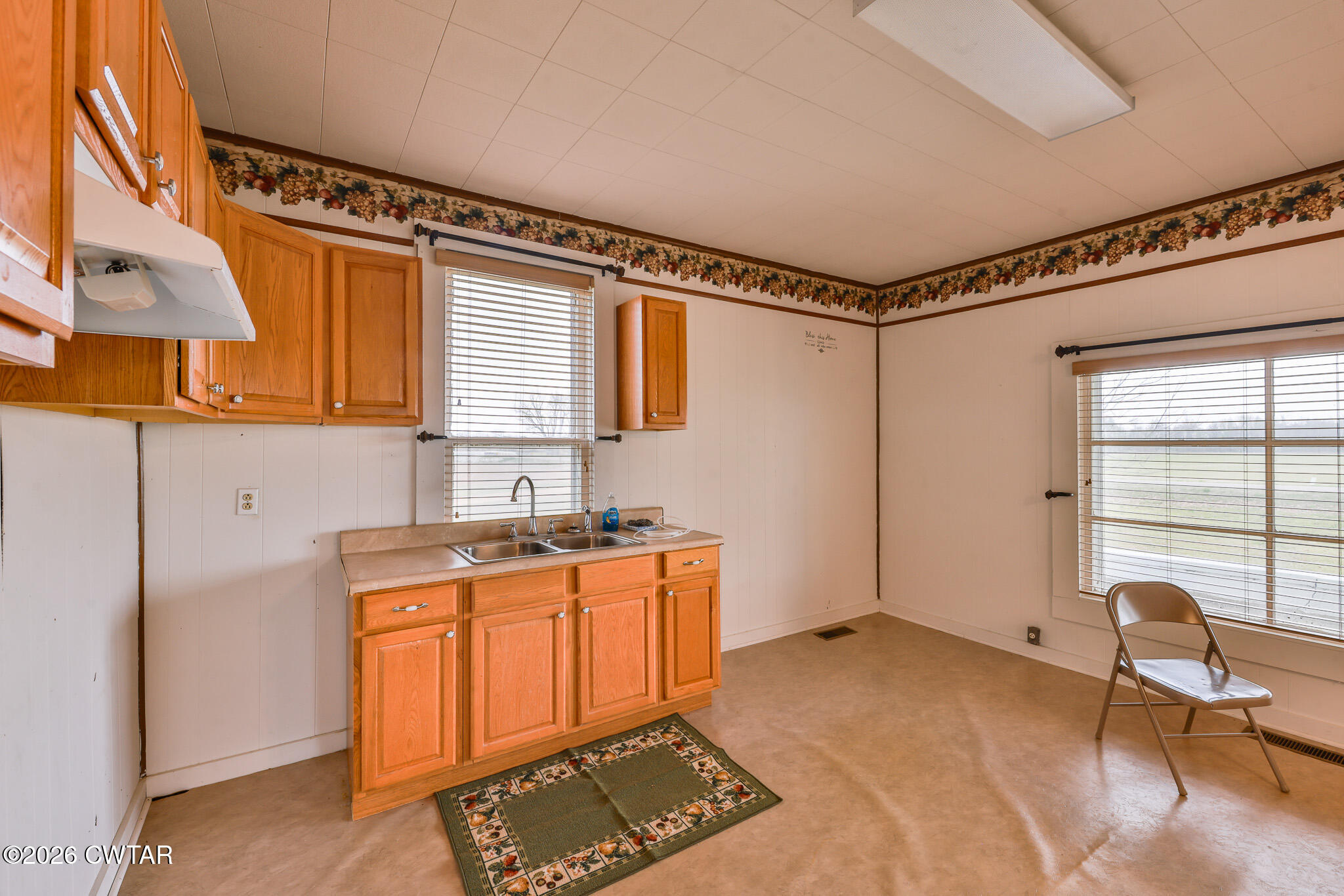 76 New Bethlehem Road Dyer, TN 38330 - Photo 33 of 39 a workspace with furniture and window