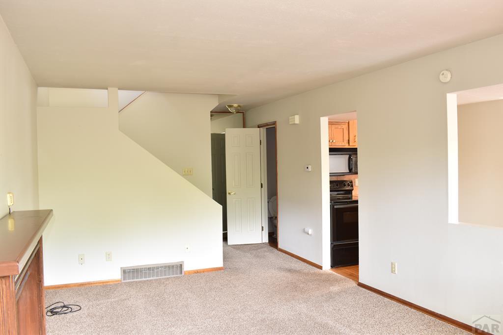 100 Scotland Road, Unit B Pueblo, CO 81001 - Photo 4 of 27