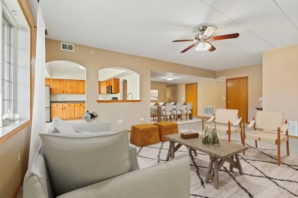 $275,000 | 7904 Trinity Circle, Unit 2SE, Tinley Park, IL 60487