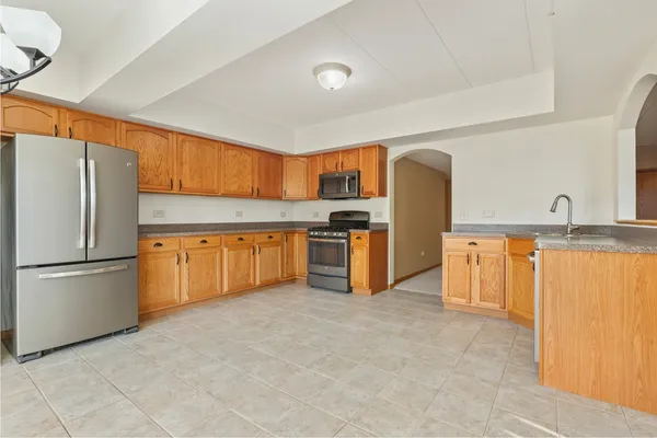 $275,000 | 7904 Trinity Circle, Unit 2SE, Tinley Park, IL 60487