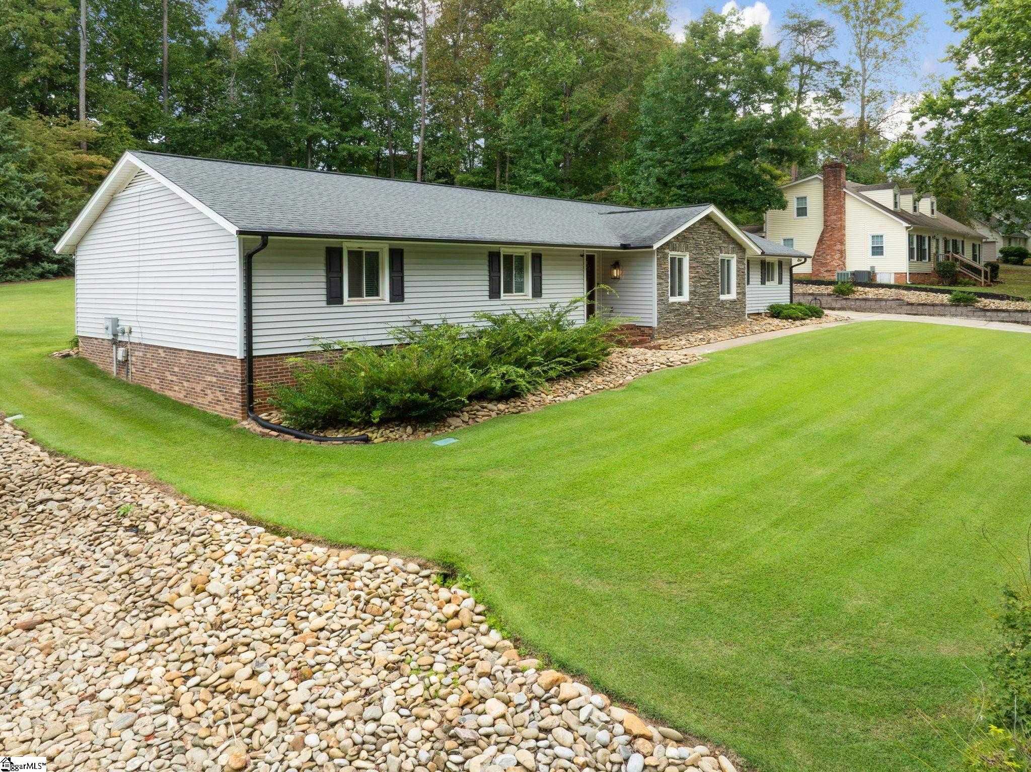 406 Huntington Road Easley, SC 29642 - Photo 8 of 39 Gallery Image 8