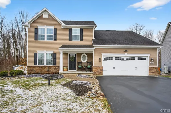 $525,000 | 8524 McNamara Drive, Clay, NY 13041