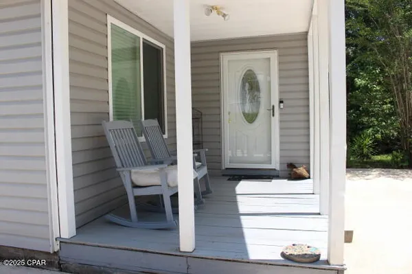 $205,000 | 2100 3rd Avenue, Sneads, FL 32460