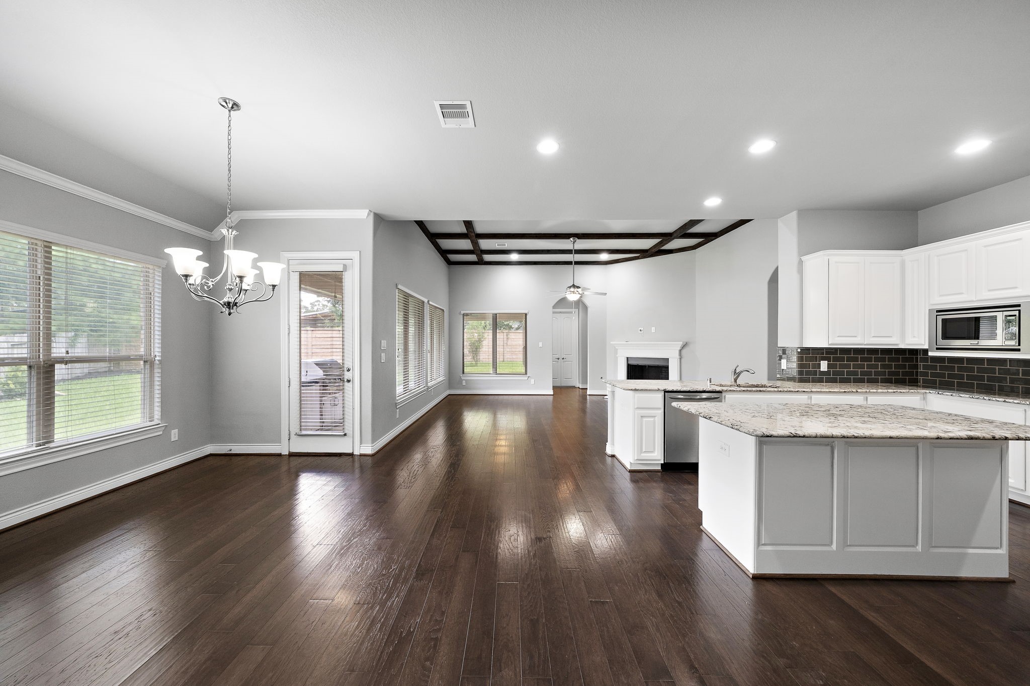 23323 Preserve Glen Circle Spring, TX 77389 - Photo 7 of 28 Entry/Kitchen