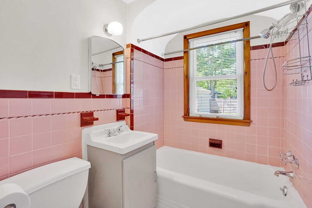 267 Connecticut Avenue Springfield, MA 01104 - Photo 20 of 41