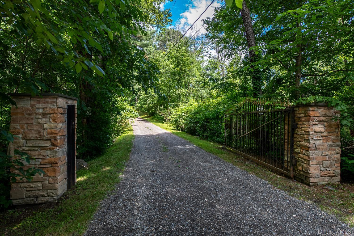 242 Milan Hollow Road Rhinebeck, NY 12572 - Photo 2 of 50