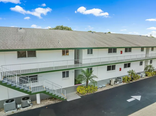 $3,100 | 6 Garden Street, Unit 205P, Tequesta, FL 33469