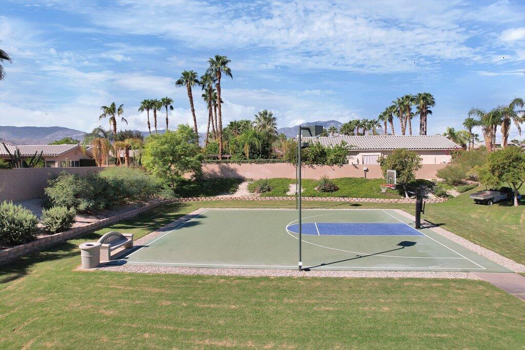 8 MacBeth Court Rancho Mirage, CA 92270 - Photo 44 of 46 a view of a park