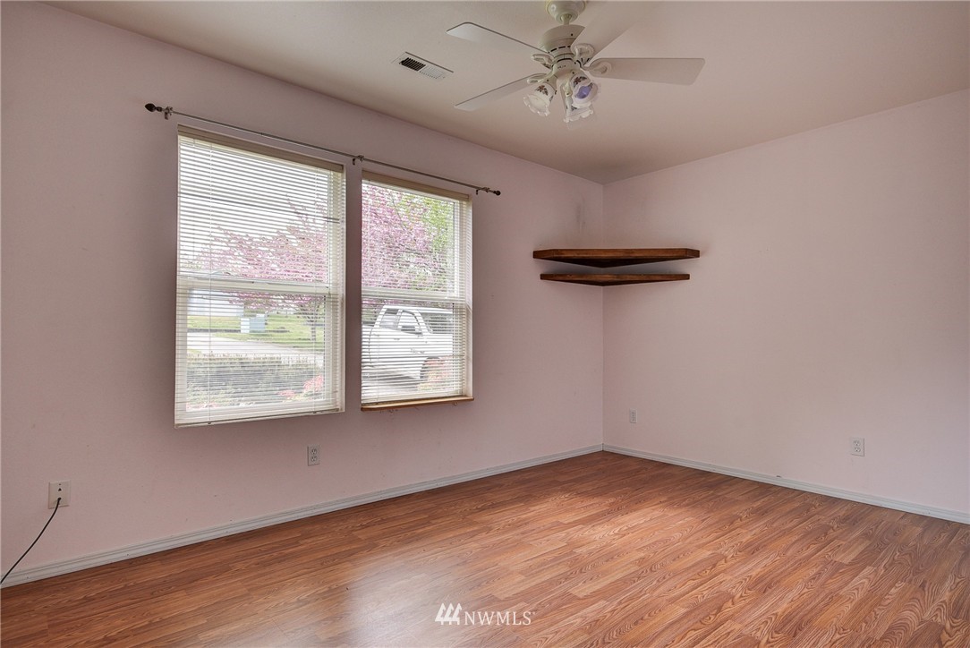 2230 Williams Road Oak Harbor, WA 98277 - Photo 13 of 22 Gallery Image 13
