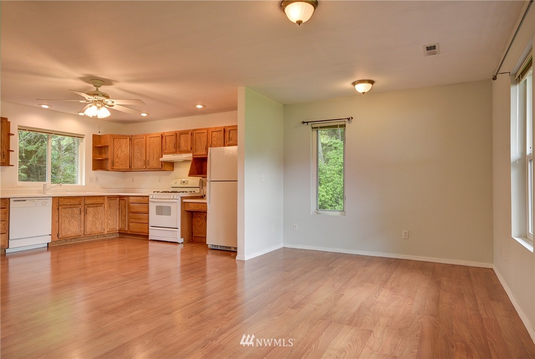 2230 Williams Road Oak Harbor, WA 98277 - Photo 6 of 22 Gallery Image 6