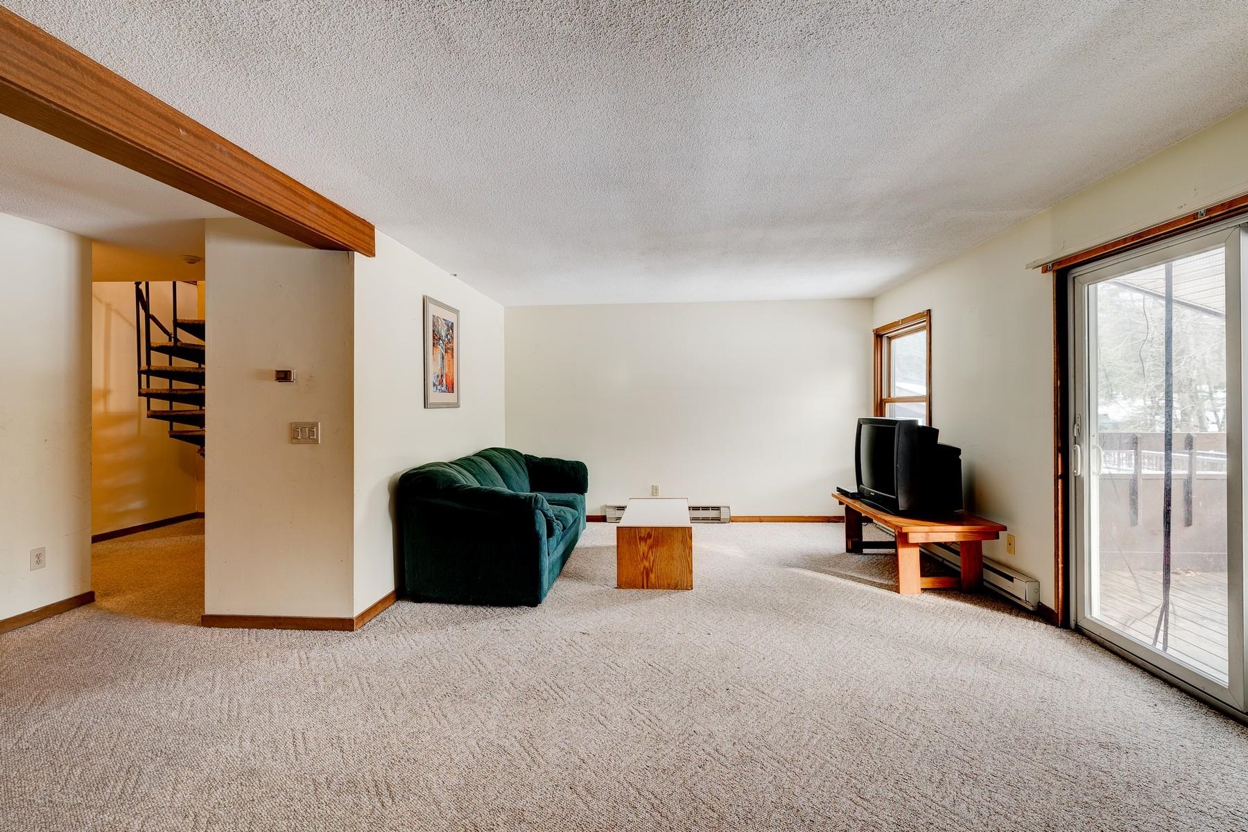 118-u 23 Gateway, Unit 23B Rutland, VT 05701 - Photo 5 of 10 Gallery Image 5