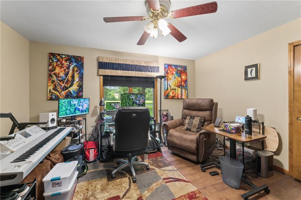 12301 Frost Road Kansas City, MO 64138 - Photo 36 of 63
