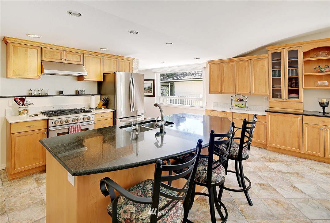 3726 Southwest Webster Street Seattle, WA 98126 - Photo 4 of 25 Gallery Image 4