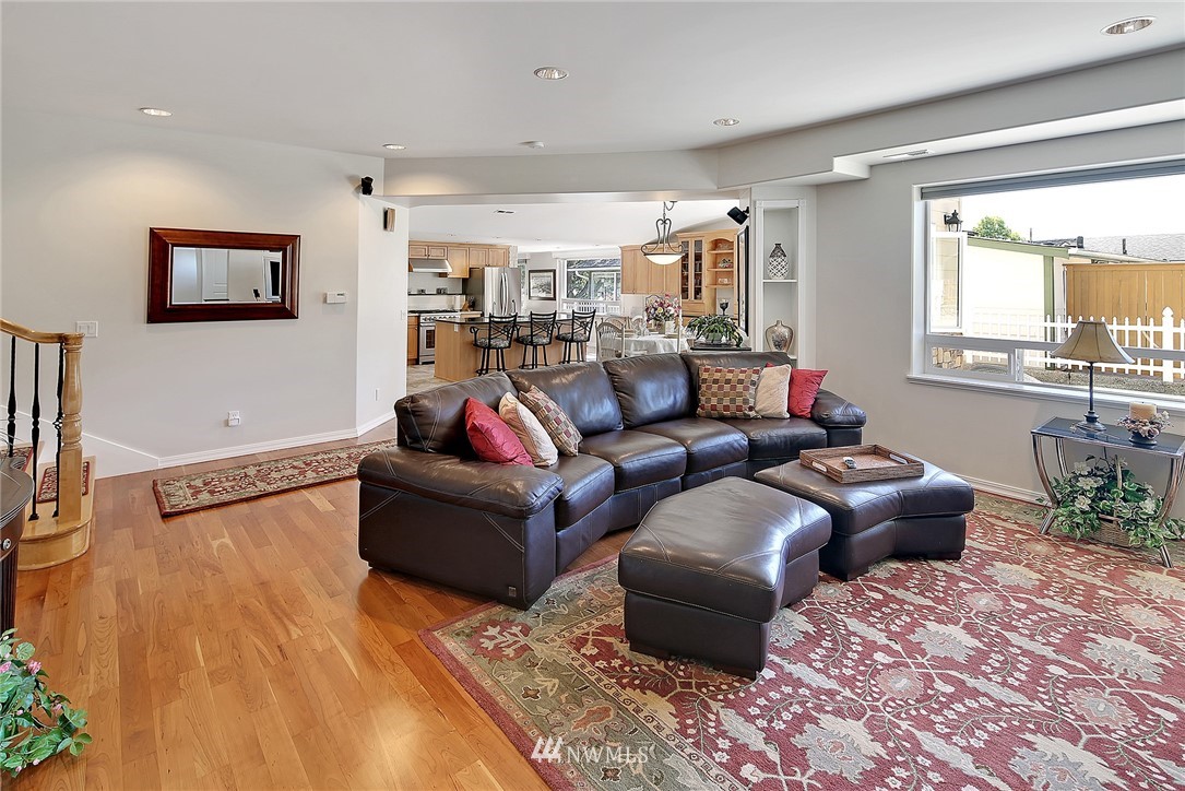 3726 Southwest Webster Street Seattle, WA 98126 - Photo 6 of 25 Gallery Image 6