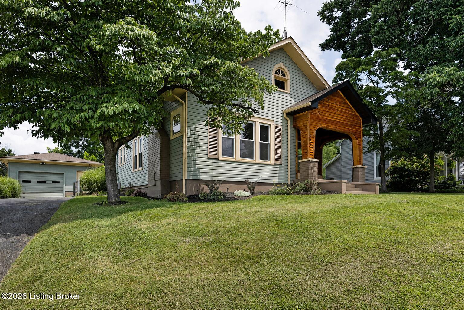327 West Main Street Springfield, KY 40069 - Photo 3 of 31 3FF33497-8135-41EF-984E-9341A36FACC6