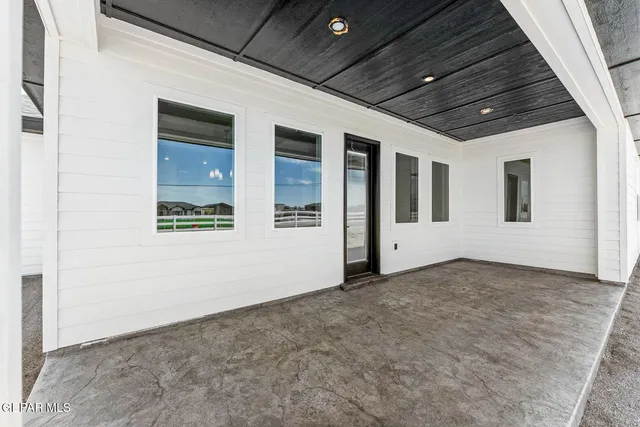 $635,950 | 340 Roper Lane, Clint, TX 79836