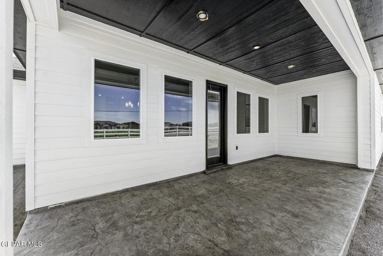 340 Roper Lane Clint, TX 79836 - Photo 35 of 40 340 Roper Ln_ICON Homes