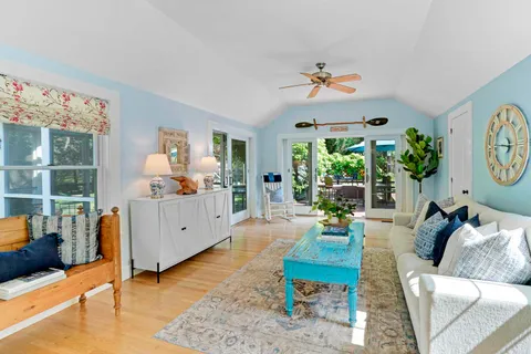 $2,150,000 | 17 Oakdale Drive, Edgartown, MA 02539