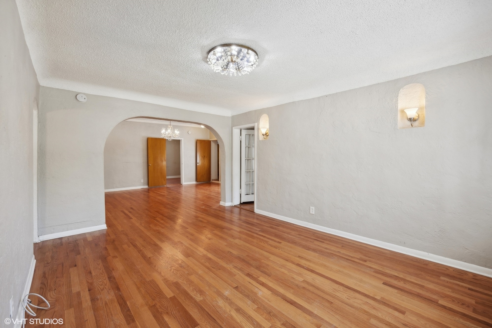 8223 West 30th Street North Riverside, IL 60546 - Photo 5 of 26 Gallery Image 5