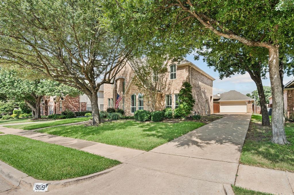 909 Muirfield Road Keller, TX 76248 - Photo 2 of 40