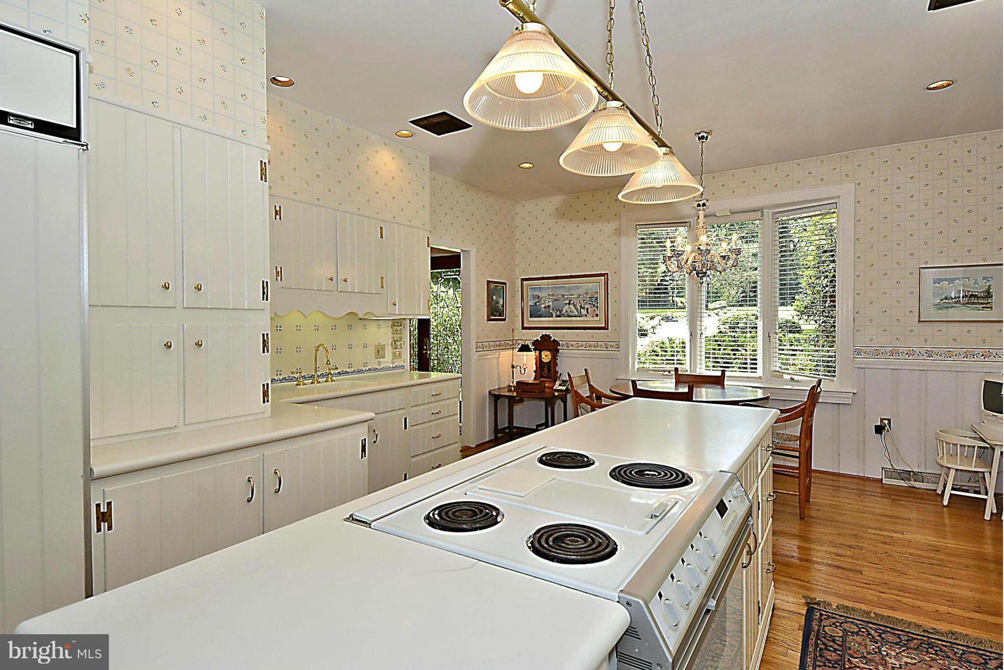 525 Broadwater Road Arnold, MD 21012 - Photo 12 of 30 Kitchen view #2