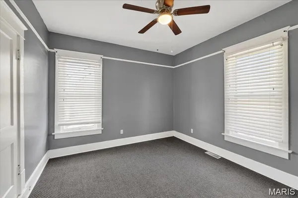 $1,400 | 221 Lebanon Avenue, Belleville, IL 62220