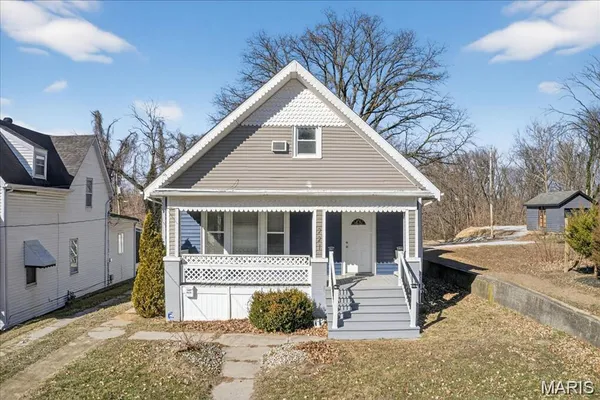 $1,400 | 221 Lebanon Avenue, Belleville, IL 62220