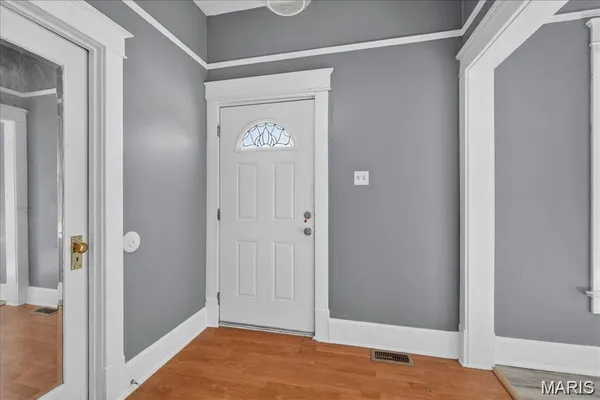 $1,400 | 221 Lebanon Avenue, Belleville, IL 62220