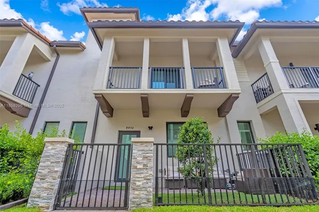 $4,400 | 4450 Northwest 83rd Street, Doral, FL 33122