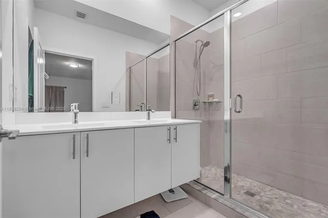 $4,400 | 4450 Northwest 83rd Street, Doral, FL 33122