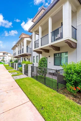 $4,400 | 4450 Northwest 83rd Street, Doral, FL 33122