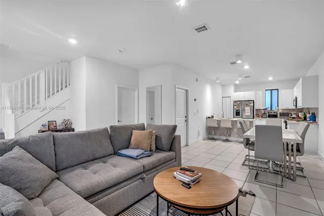 $4,400 | 4450 Northwest 83rd Street, Doral, FL 33122