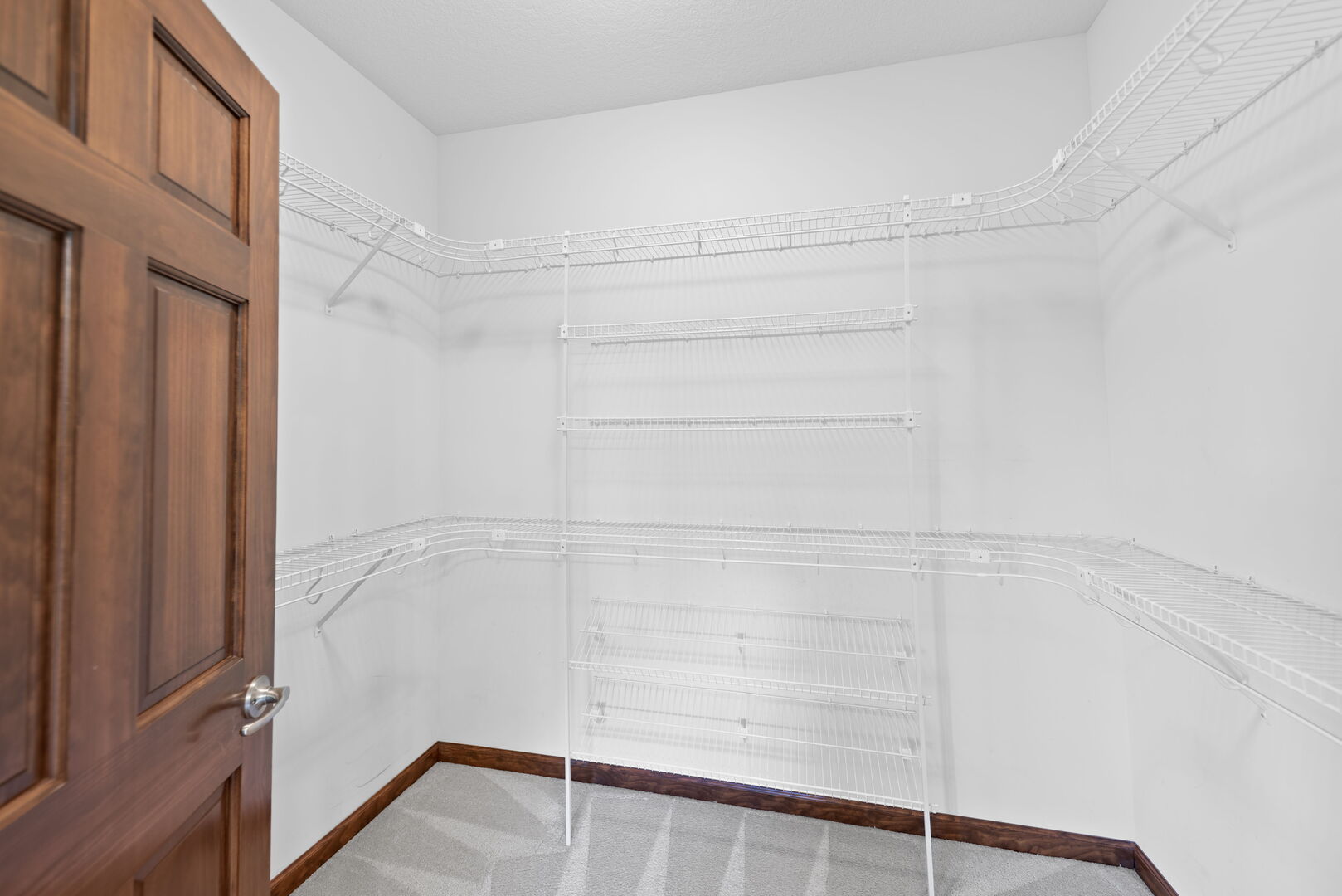 2745 South Hieland Road St. Anne, IL 60964 - Photo 16 of 31 a view of a small room