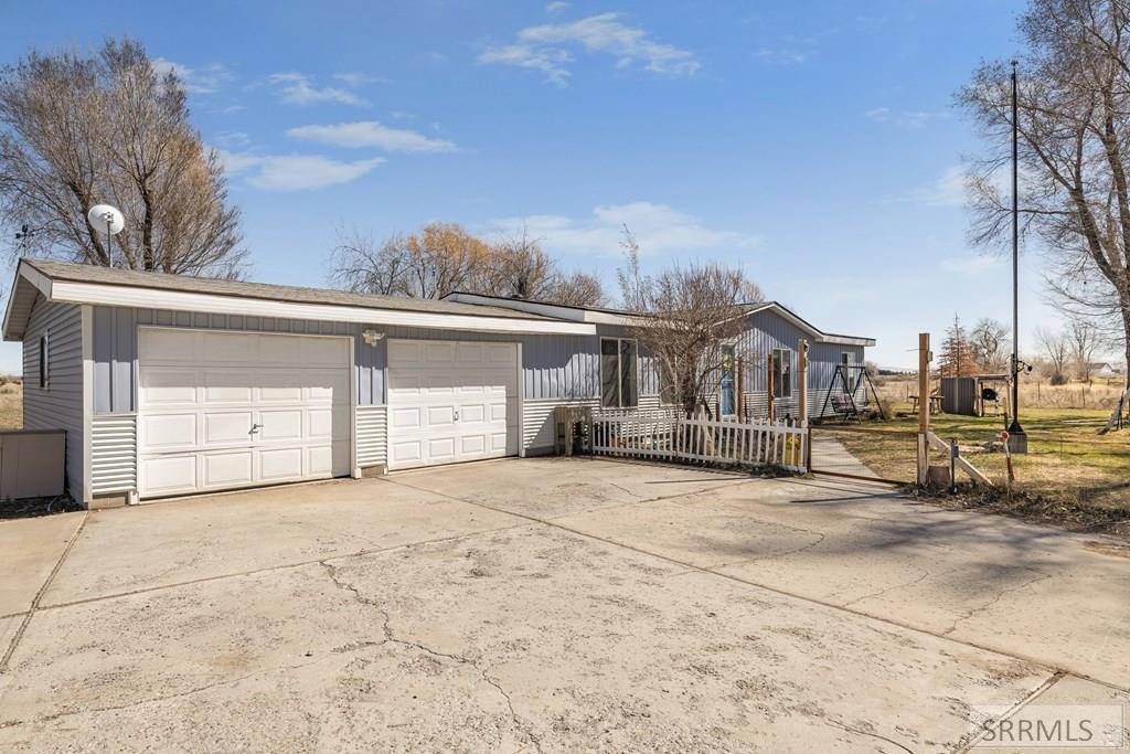 152 North 3500 East Rigby, ID 83442 - Photo 3 of 73 Front Exterior