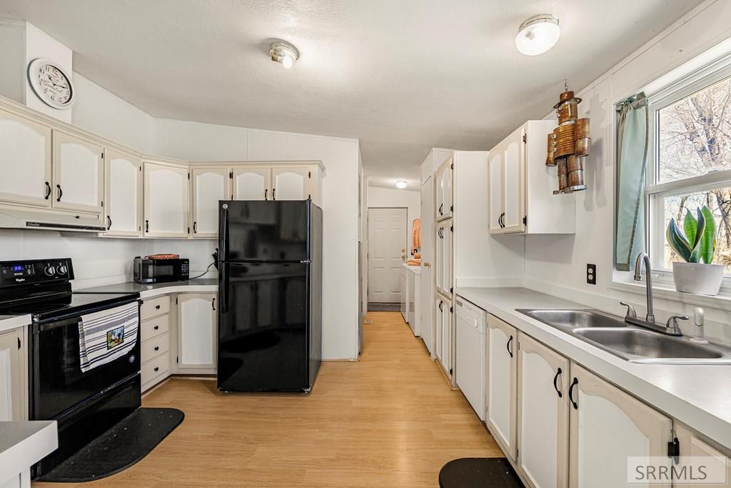 152 North 3500 East Rigby, ID 83442 - Photo 9 of 73 Kitchen