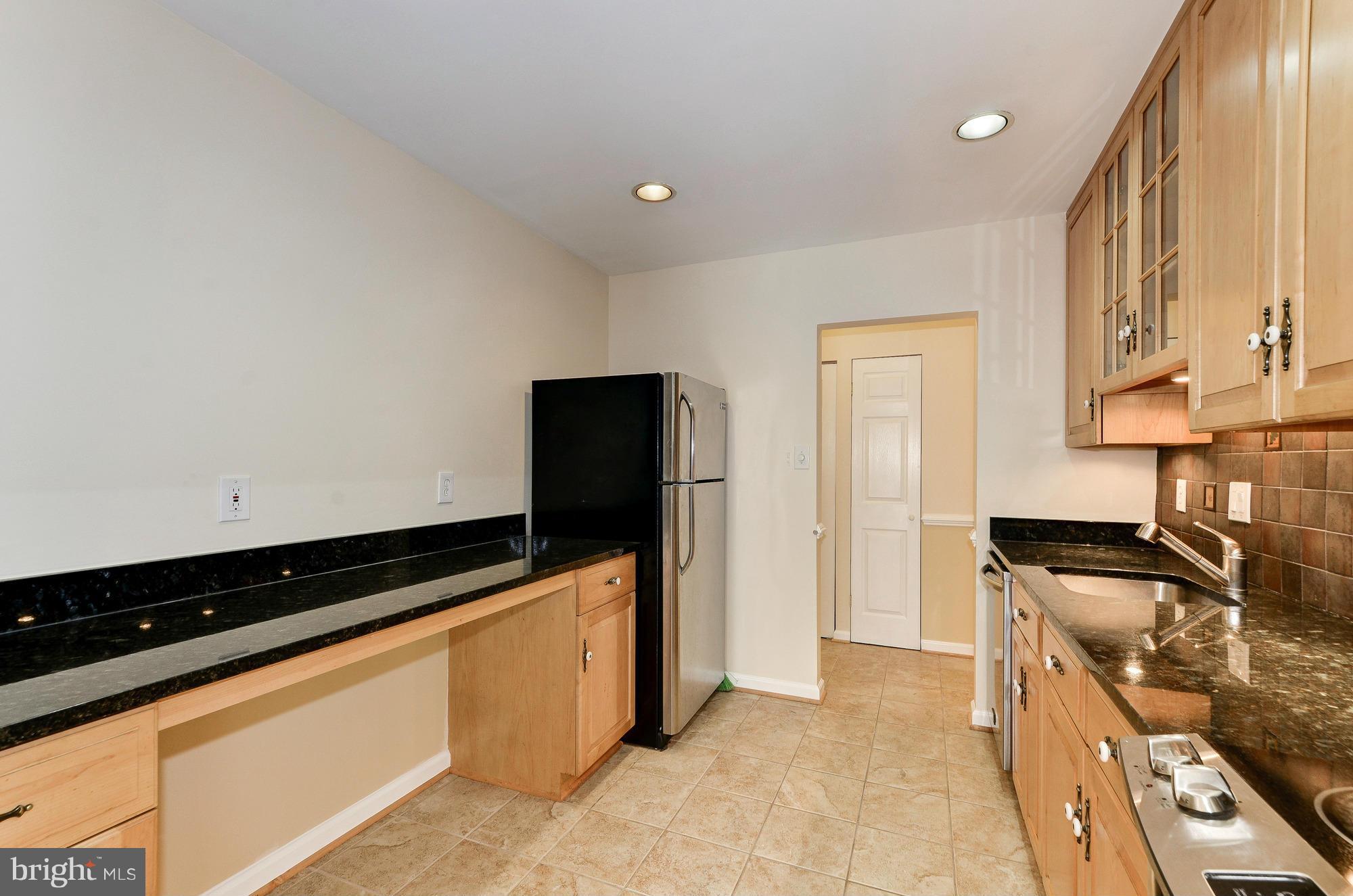 12732 Veirs Mill Road, Unit 8204 Rockville, MD 20853 - Photo 12 of 24 Kitchen