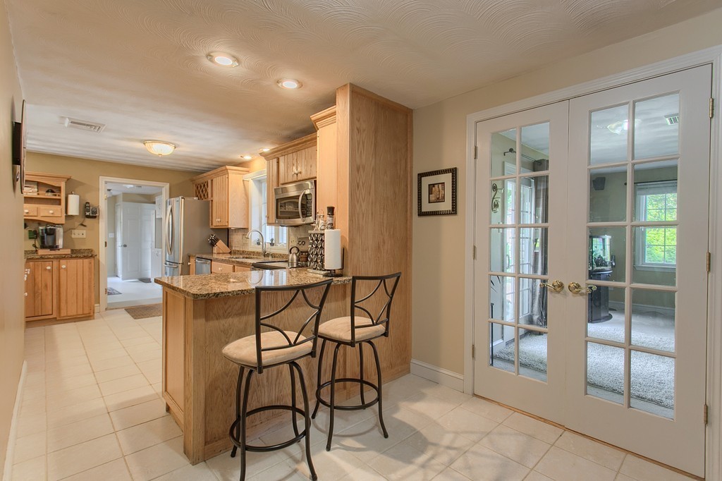 21 Wildes Road Chelmsford, MA 01824 - Photo 8 of 30 Gallery Image 8