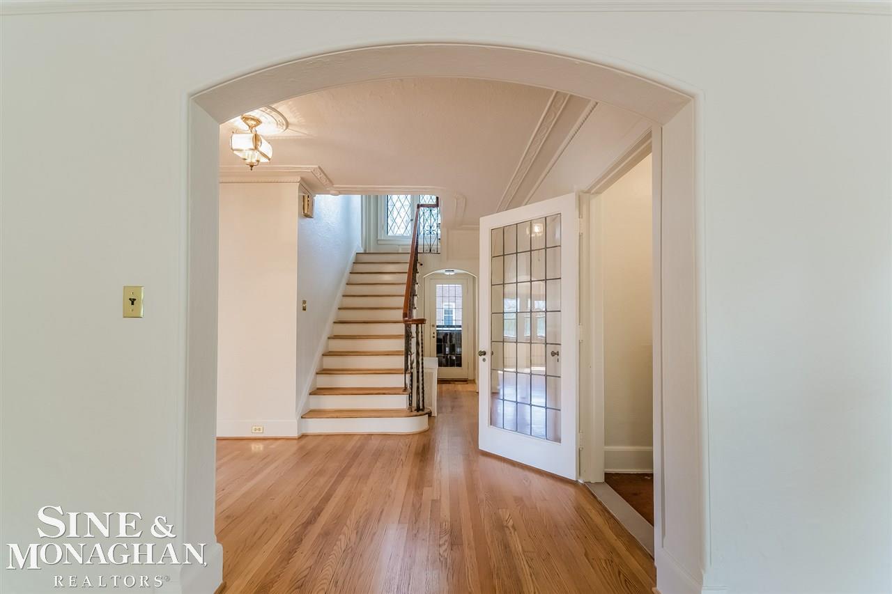1035 Bishop Road Grosse Pointe Park, MI 48230 - Photo 8 of 62