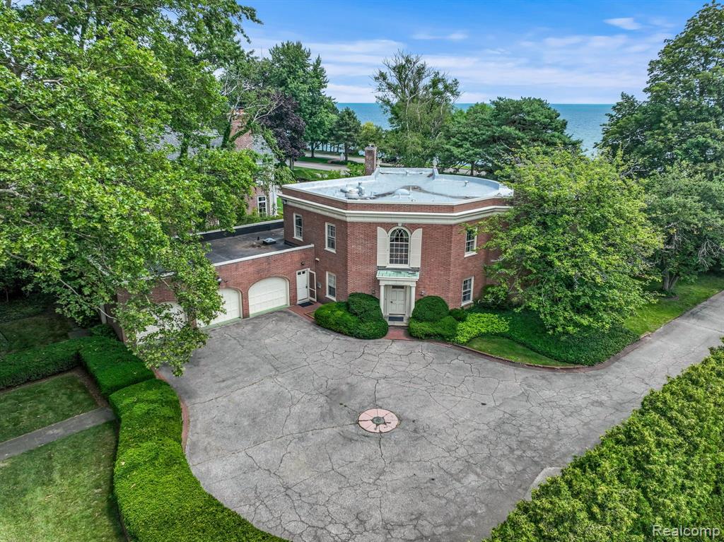475 Lake Shore Road Grosse Pointe Farms, MI 48236 - Photo 1 of 44