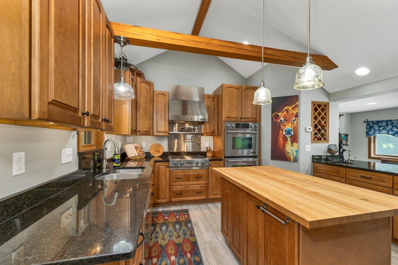 212 Wentworth Road Brookfield, NH 03872 - Photo 4 of 41