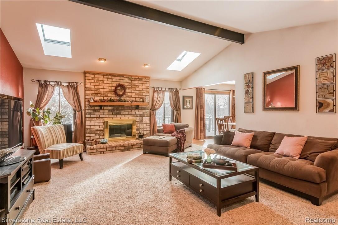 928 Milverton Road Troy, MI 48083 - Photo 4 of 36 007-2370659-large.jpg