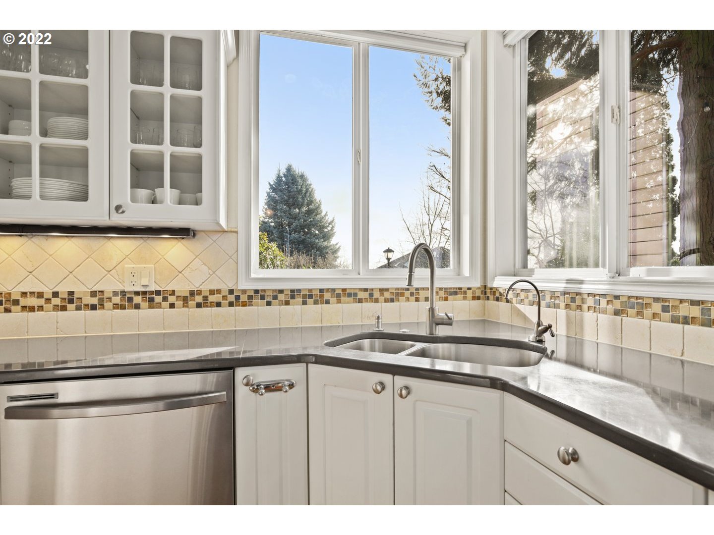 13560 Southwest Alpine View Tigard, OR 97224 - Photo 11 of 32 Gallery Image 11