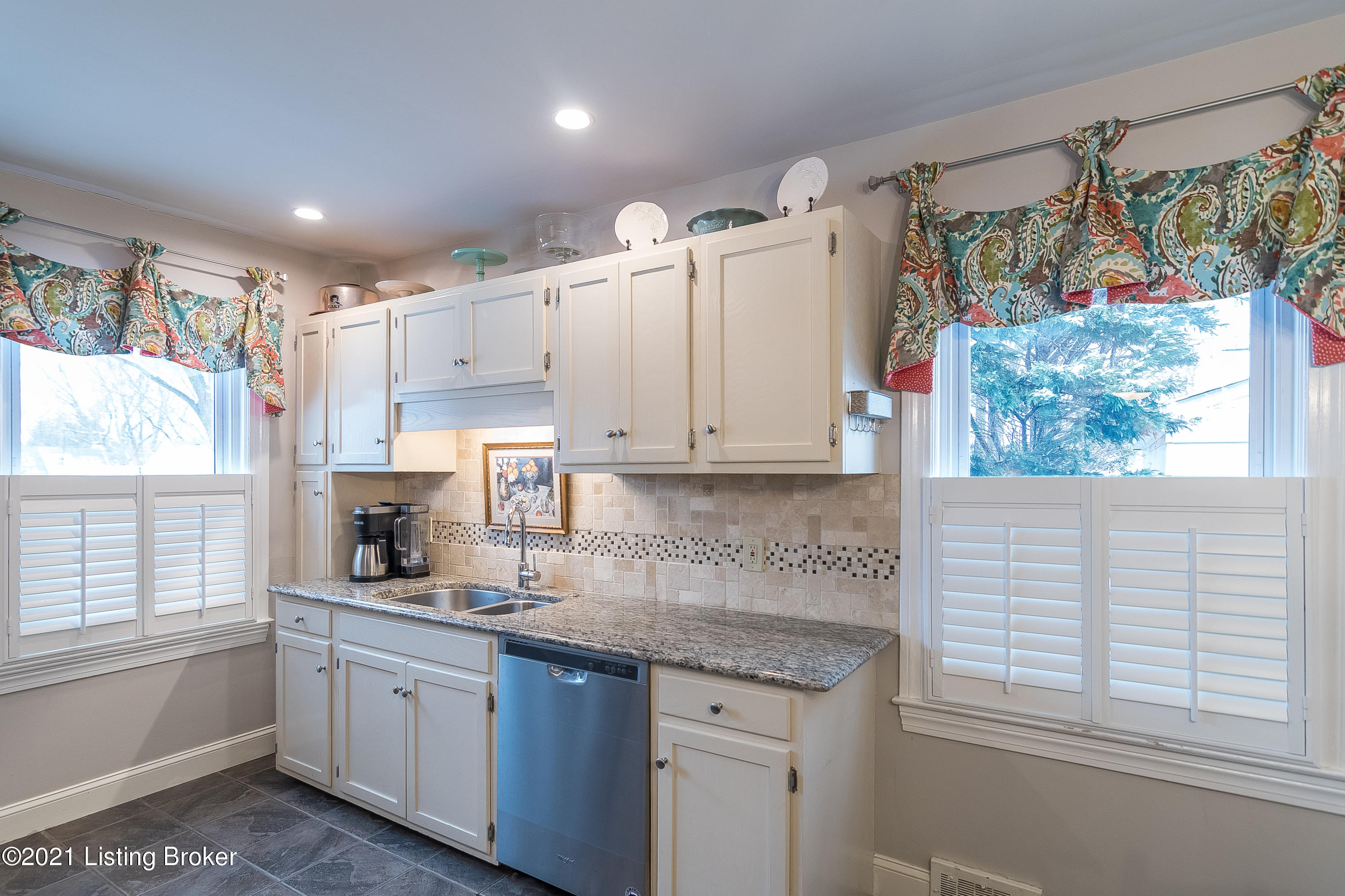 4108 Springhill Road Louisville, KY 40207 - Photo 11 of 31 DSC_6373