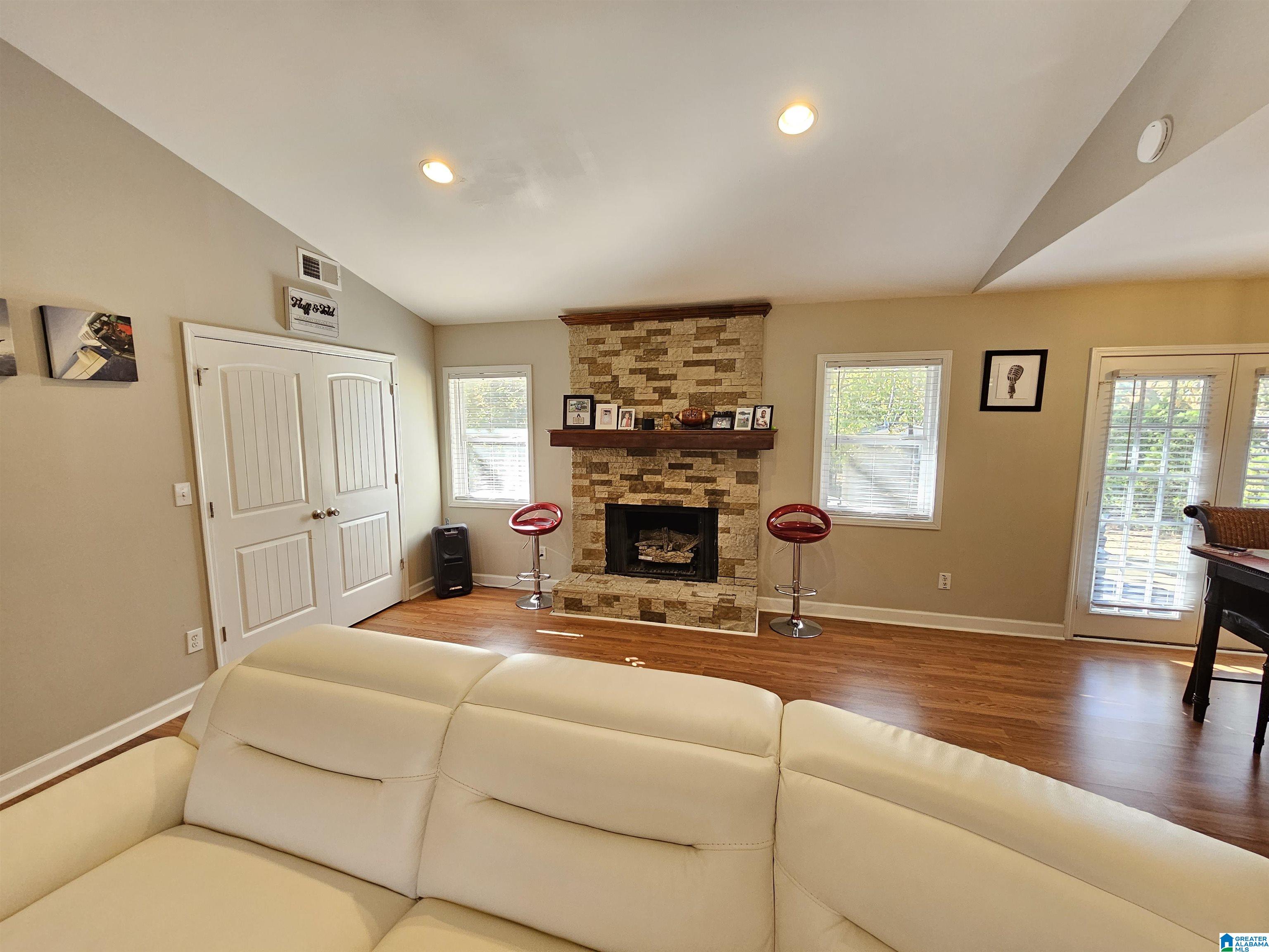 1436 Farmington Road Birmingham, AL 35235 - Photo 2 of 17